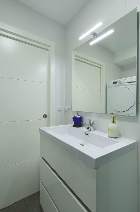 Apartment Ronda Sant Antoni Girona Luaran gambar
