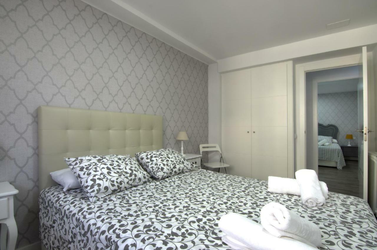 Apartment Ronda Sant Antoni Girona Luaran gambar