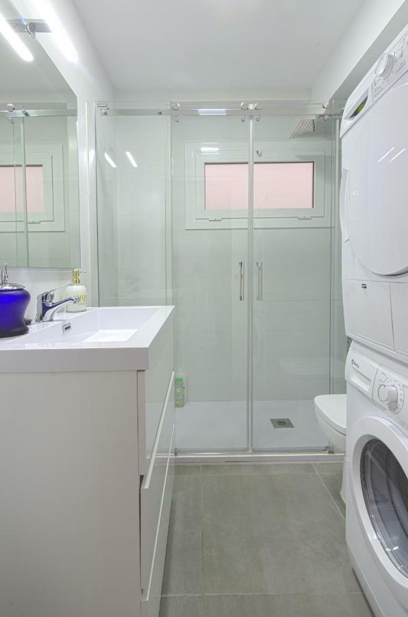 Apartment Ronda Sant Antoni Girona Luaran gambar
