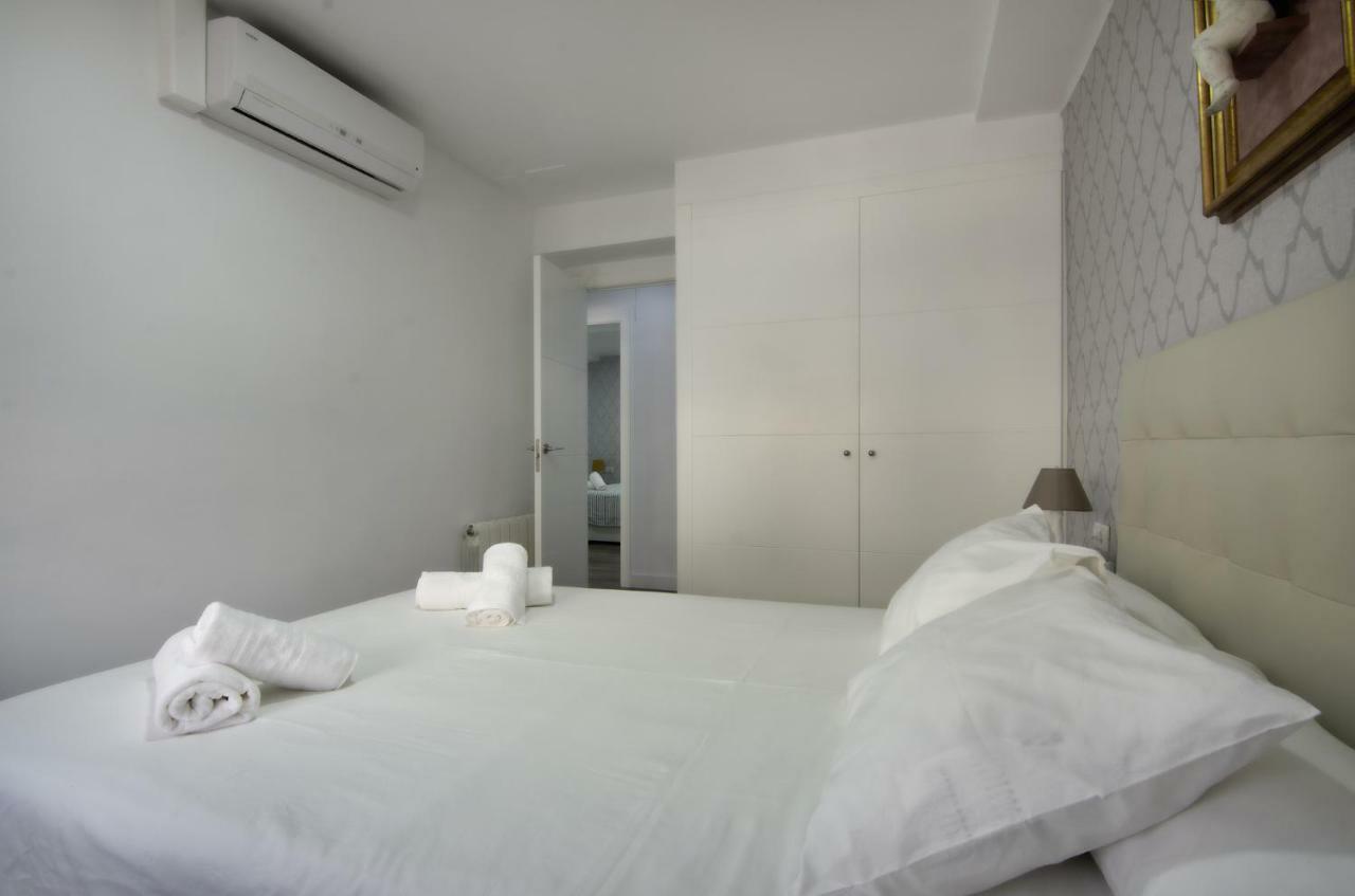 Apartment Ronda Sant Antoni Girona Luaran gambar